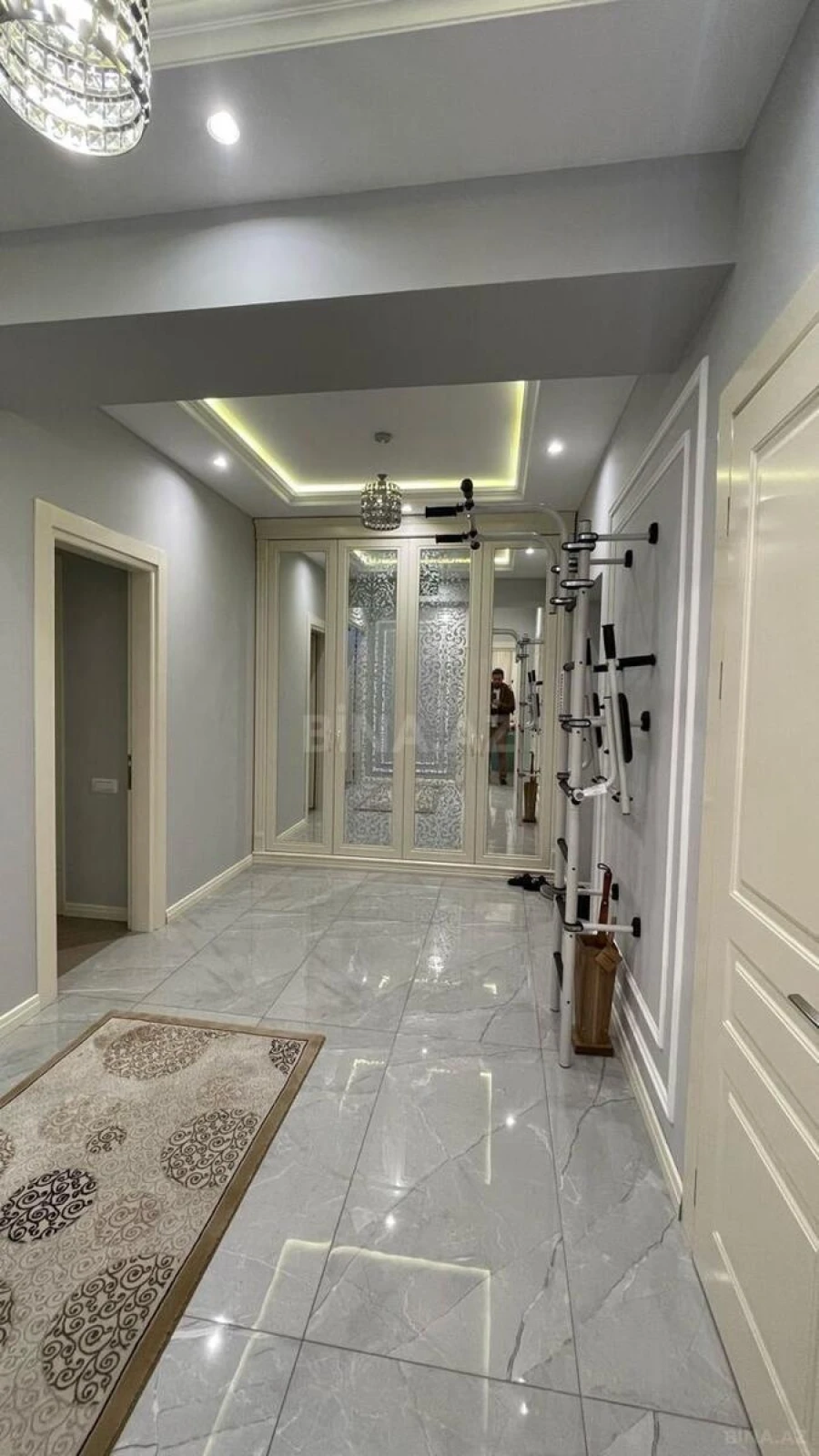 Satılır 3 otaqlı mənzil 140 m²