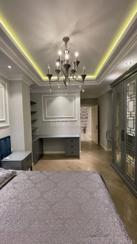 Satılır 3 otaqlı mənzil 140 m²
