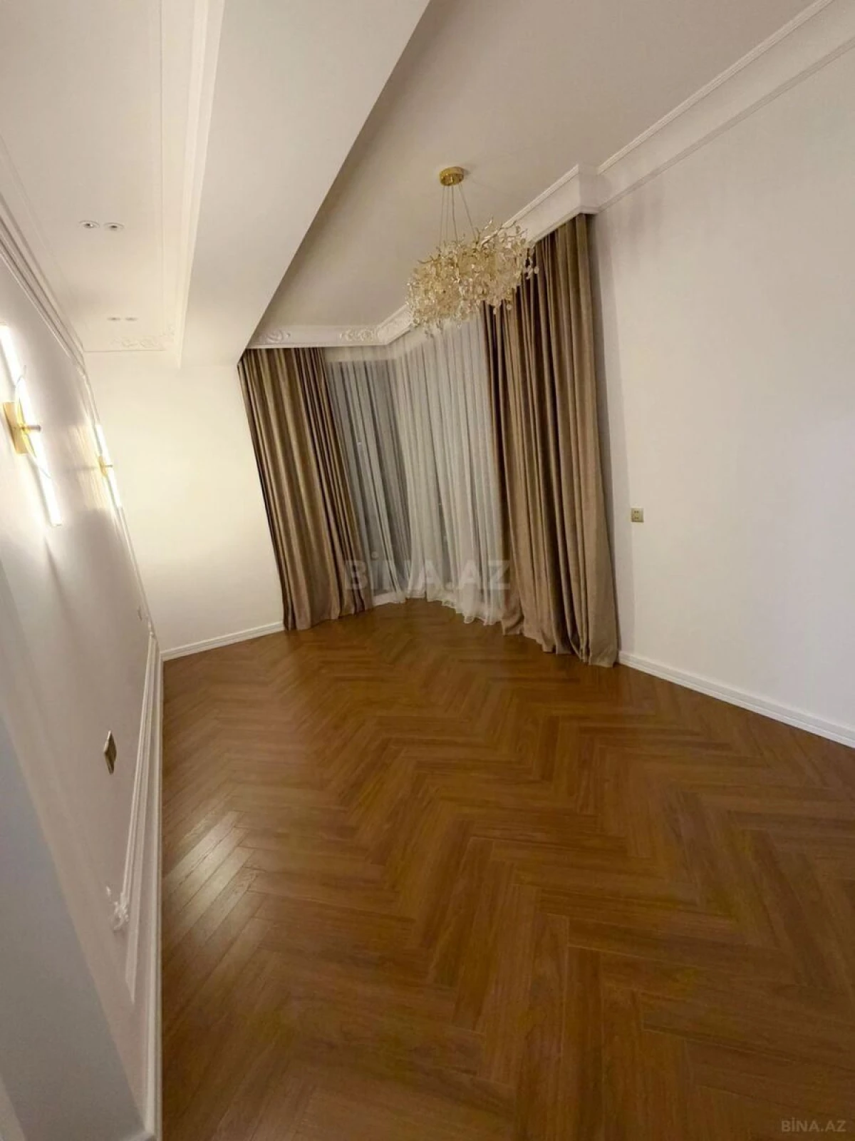 Satılır 3 otaqlı mənzil 120 m²