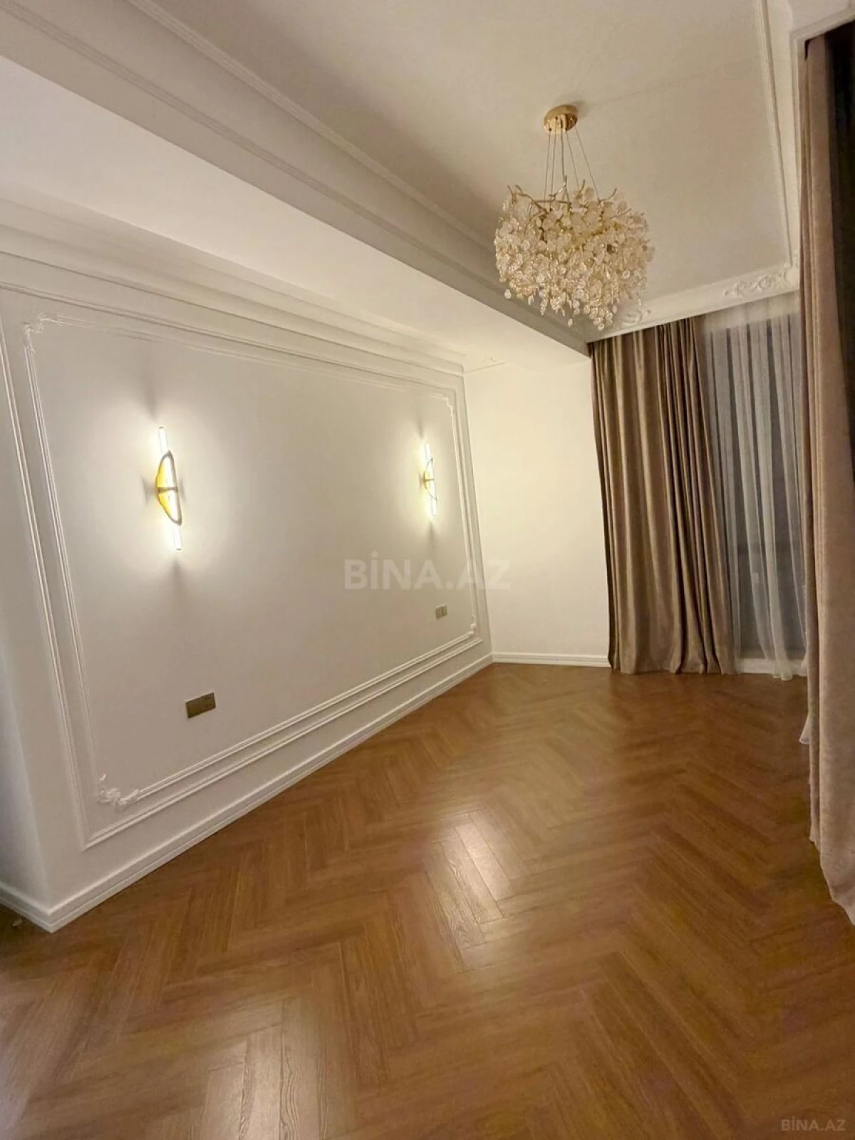 Satılır 3 otaqlı mənzil 120 m²