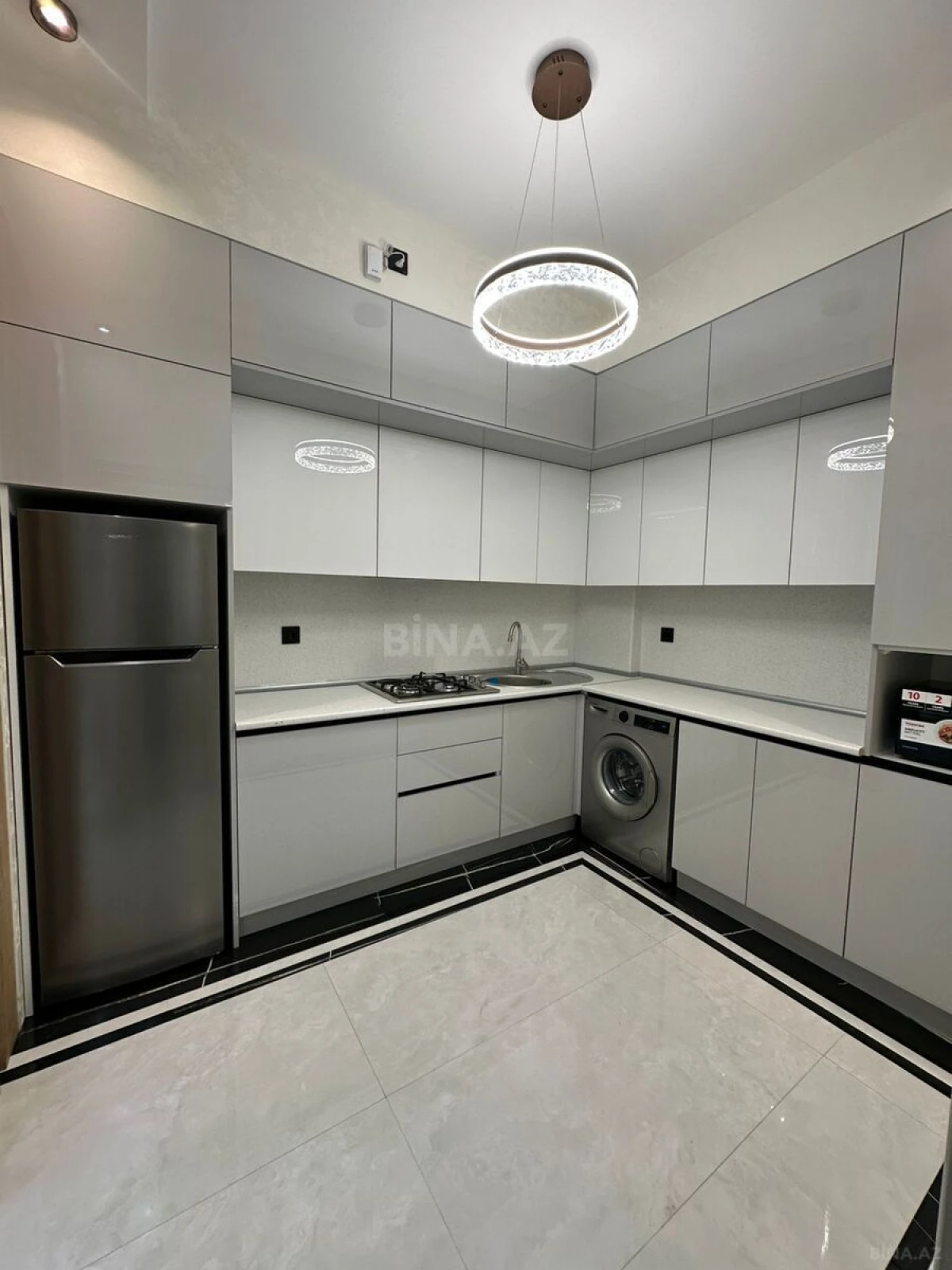 Kirayə verilir 2 otaqlı mənzil 65 m²
