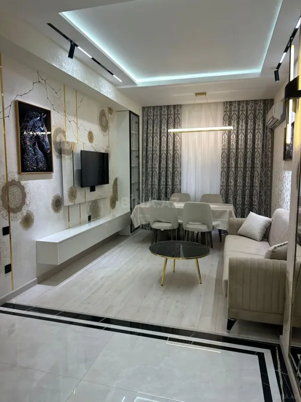 Kirayə verilir 2 otaqlı mənzil 65 m²