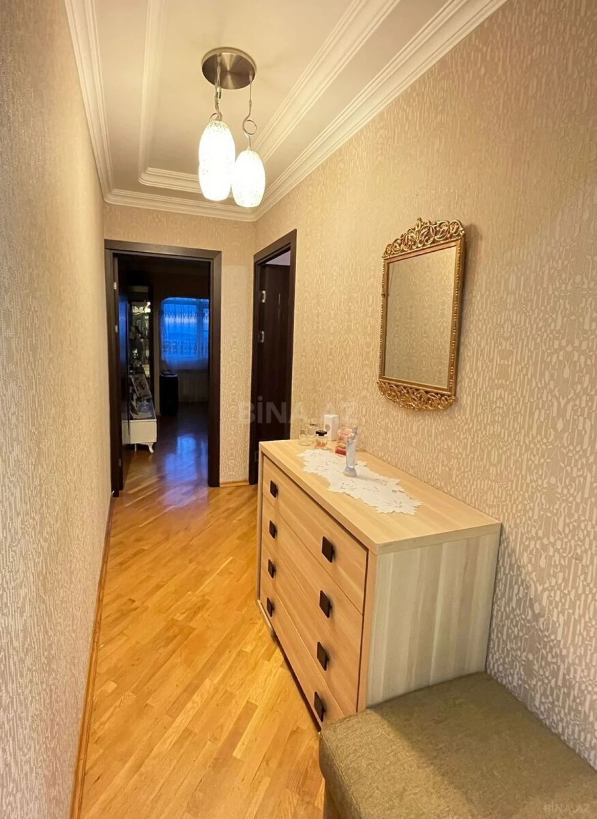 Satılır 2 otaqlı mənzil 68 m²