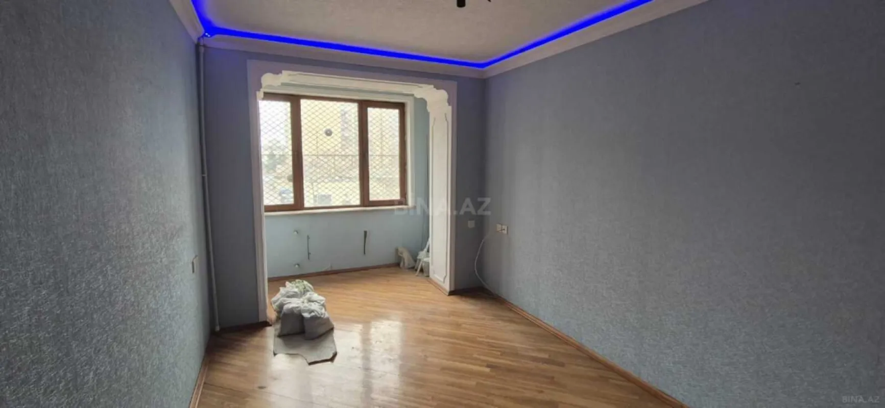 Satılır 4 otaqlı mənzil 100 m²