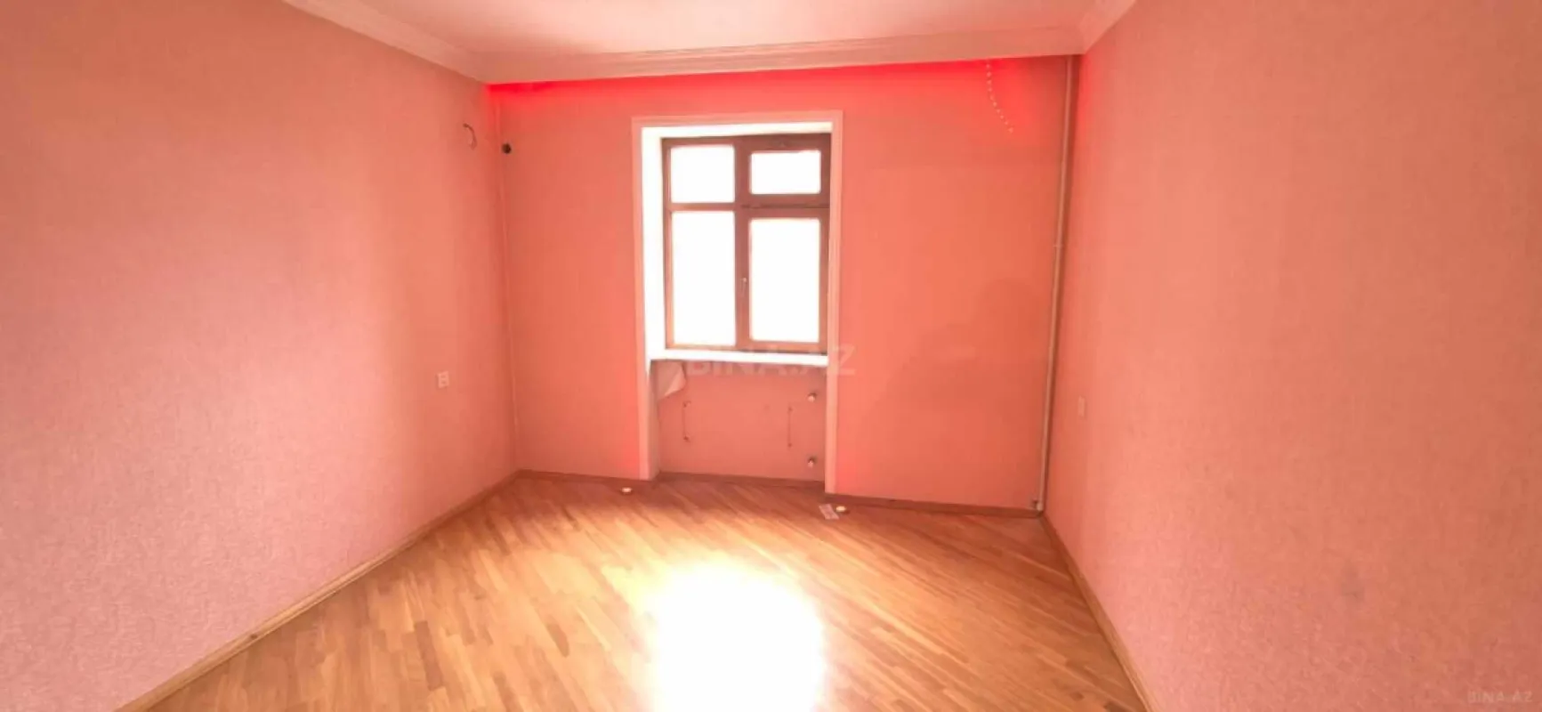 Satılır 4 otaqlı mənzil 100 m²
