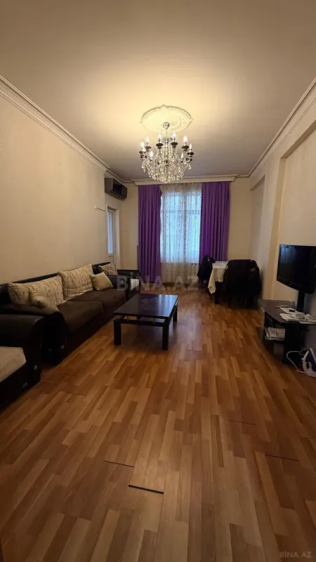 Satılır 3 otaqlı mənzil 105 m²