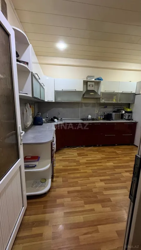 Satılır 3 otaqlı mənzil 105 m²