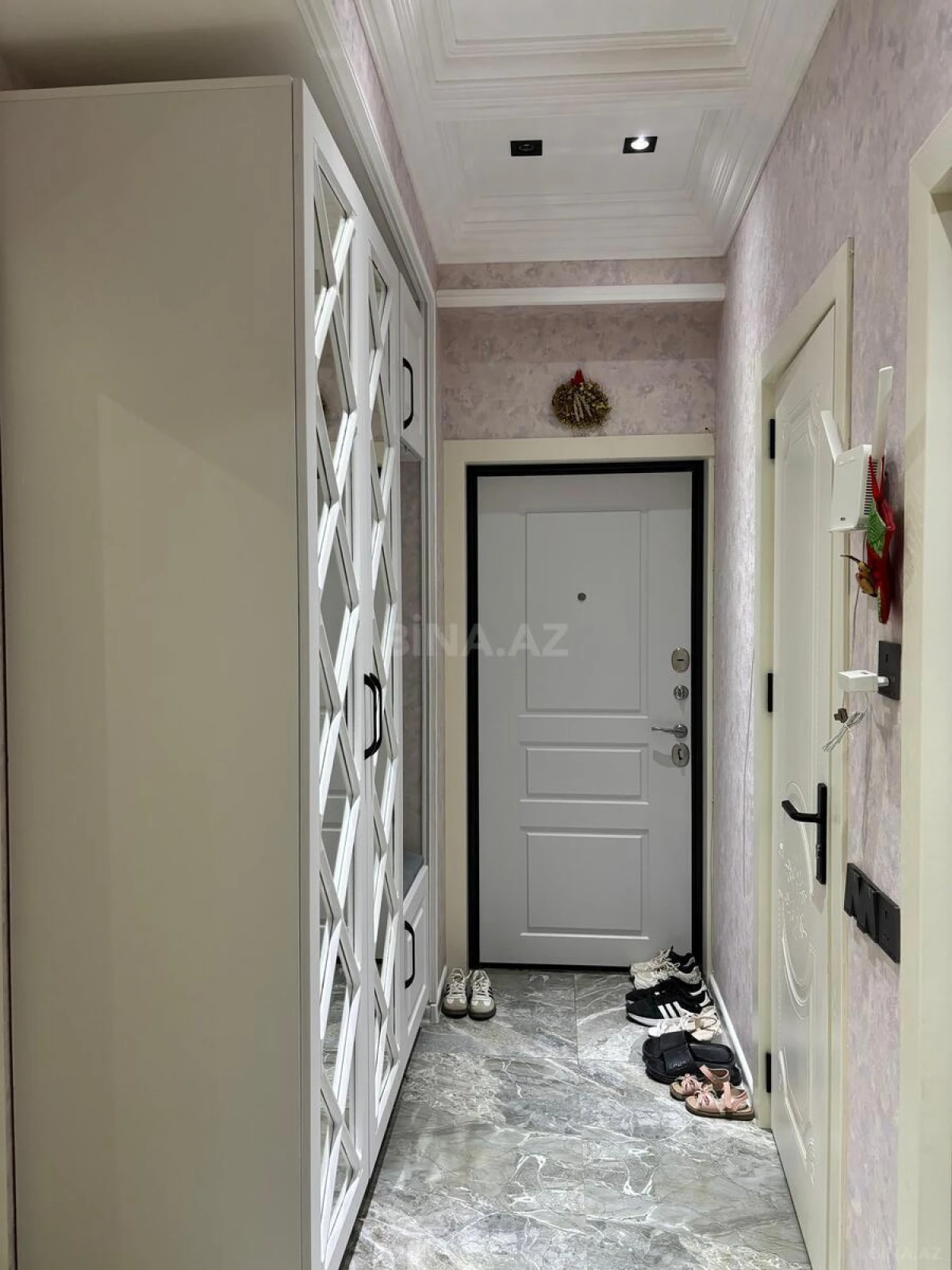 Satılır 2 otaqlı mənzil 70 m²