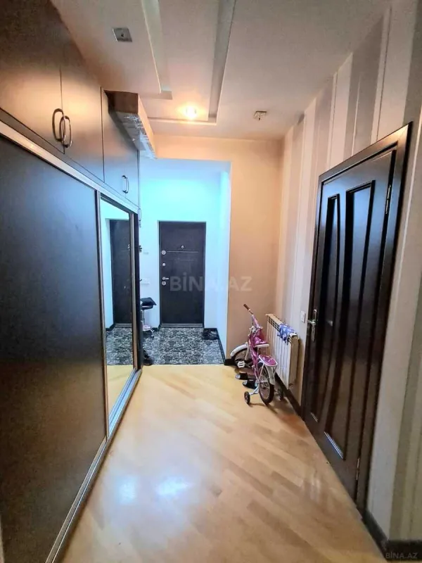 Satılır 2 otaqlı mənzil 99 m²