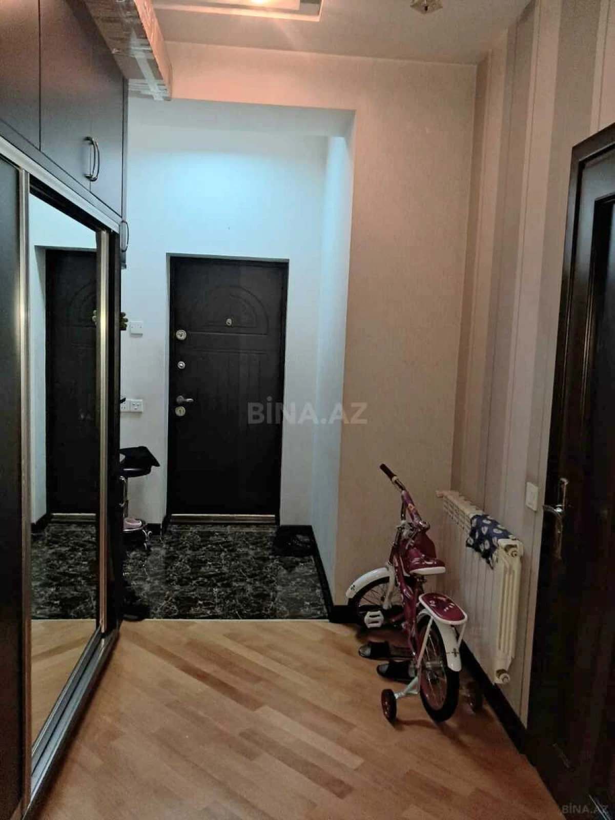 Satılır 2 otaqlı mənzil 99 m²