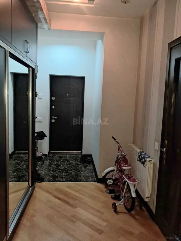Satılır 2 otaqlı mənzil 99 m²