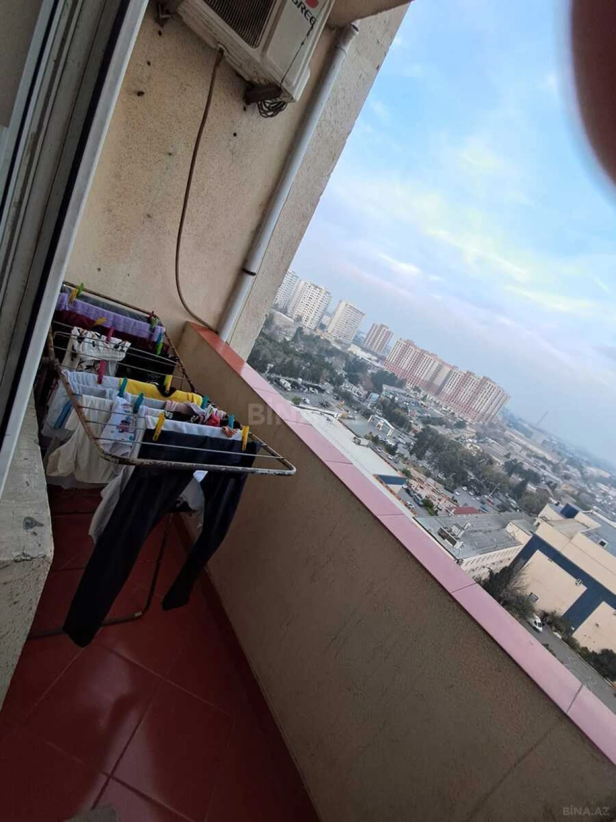 Satılır 2 otaqlı mənzil 99 m²