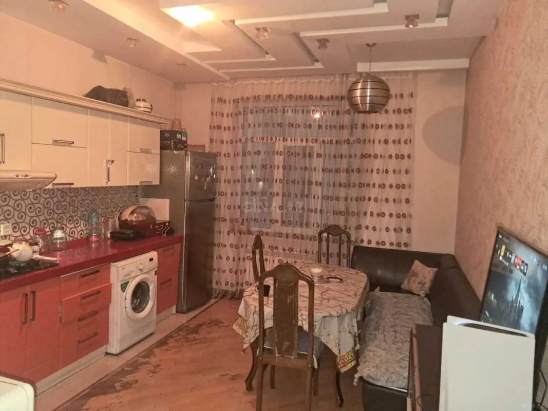 Satılır 2 otaqlı mənzil 99 m²