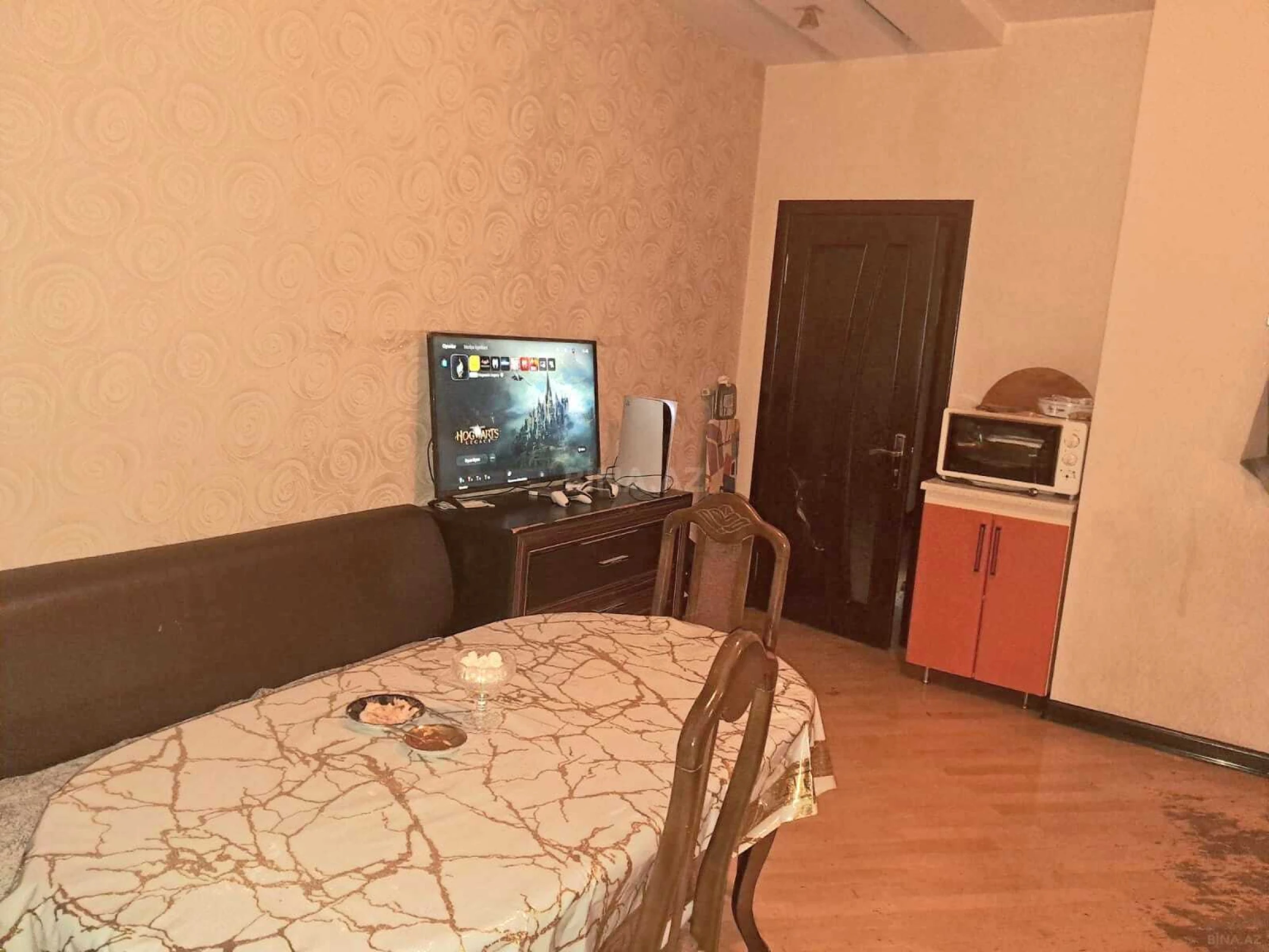 Satılır 2 otaqlı mənzil 99 m²
