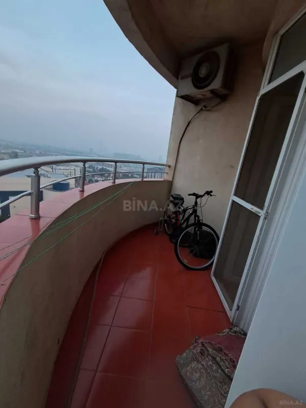 Satılır 2 otaqlı mənzil 99 m²