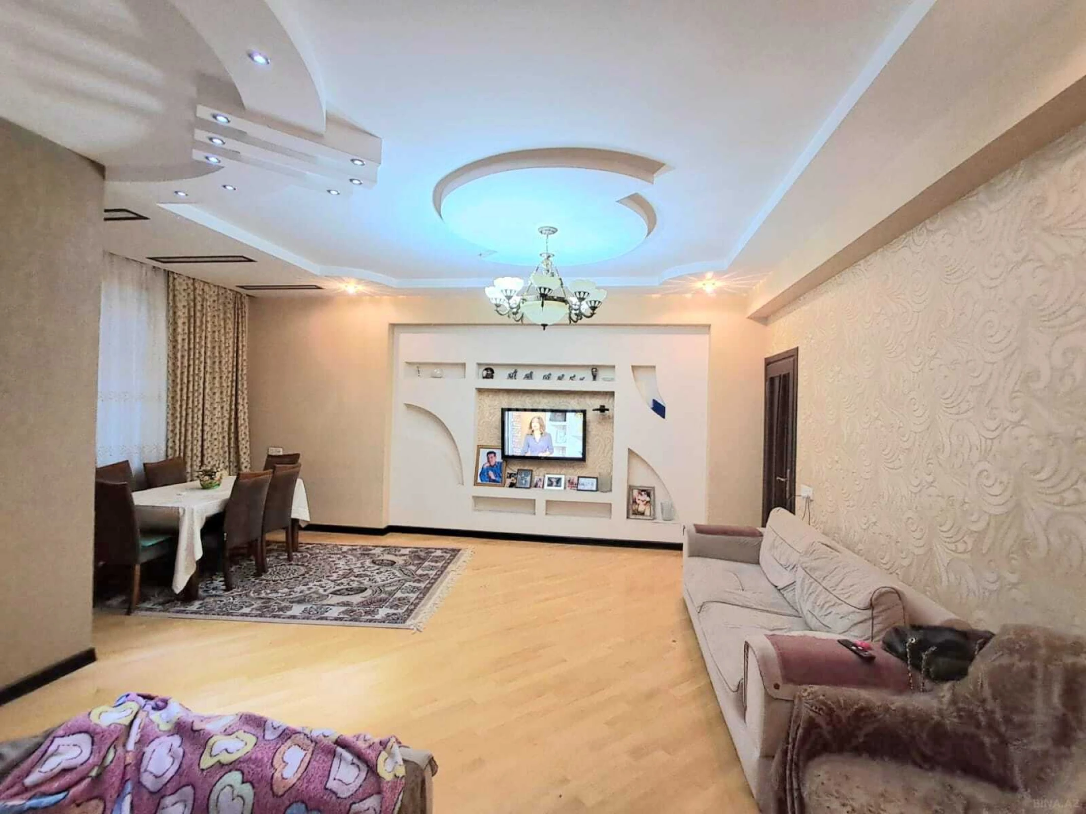 Satılır 2 otaqlı mənzil 99 m²