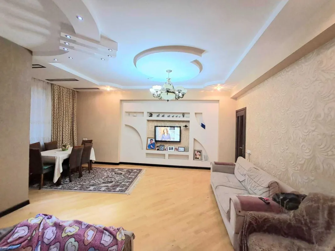 Satılır 2 otaqlı mənzil 99 m²
