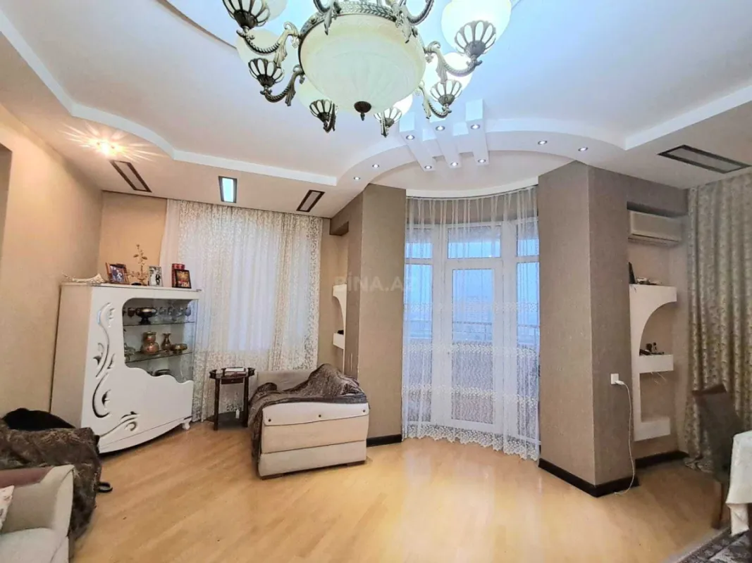 Satılır 2 otaqlı mənzil 99 m²