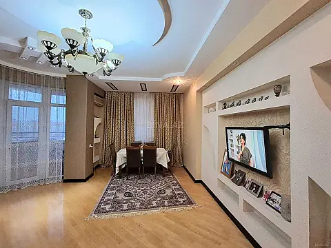 Satılır 2 otaqlı mənzil 99 m²