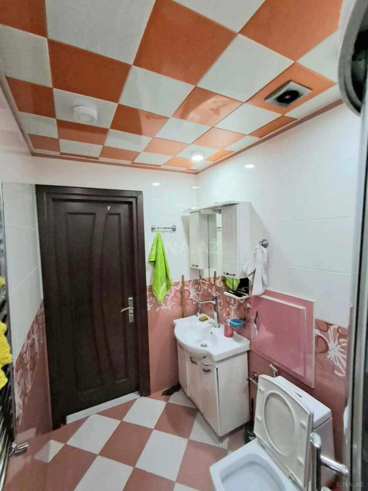 Satılır 2 otaqlı mənzil 99 m²