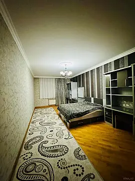 Satılır 4 otaqlı mənzil 175 m²