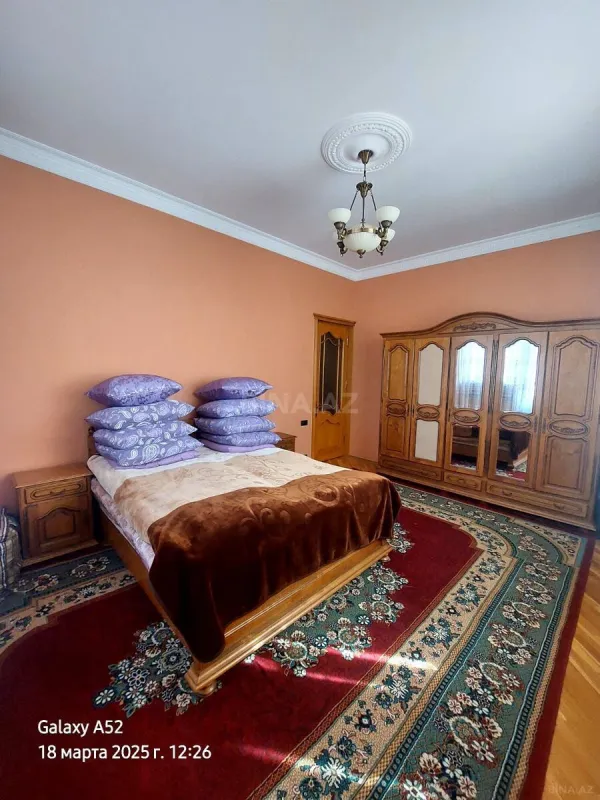 Satılır həyət evi 252 m²