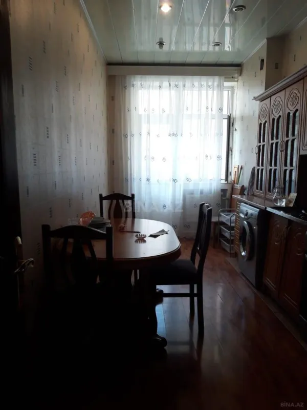 Satılır 2 otaqlı mənzil 77 m²