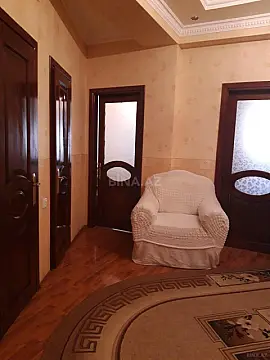 Satılır 2 otaqlı mənzil 77 m²