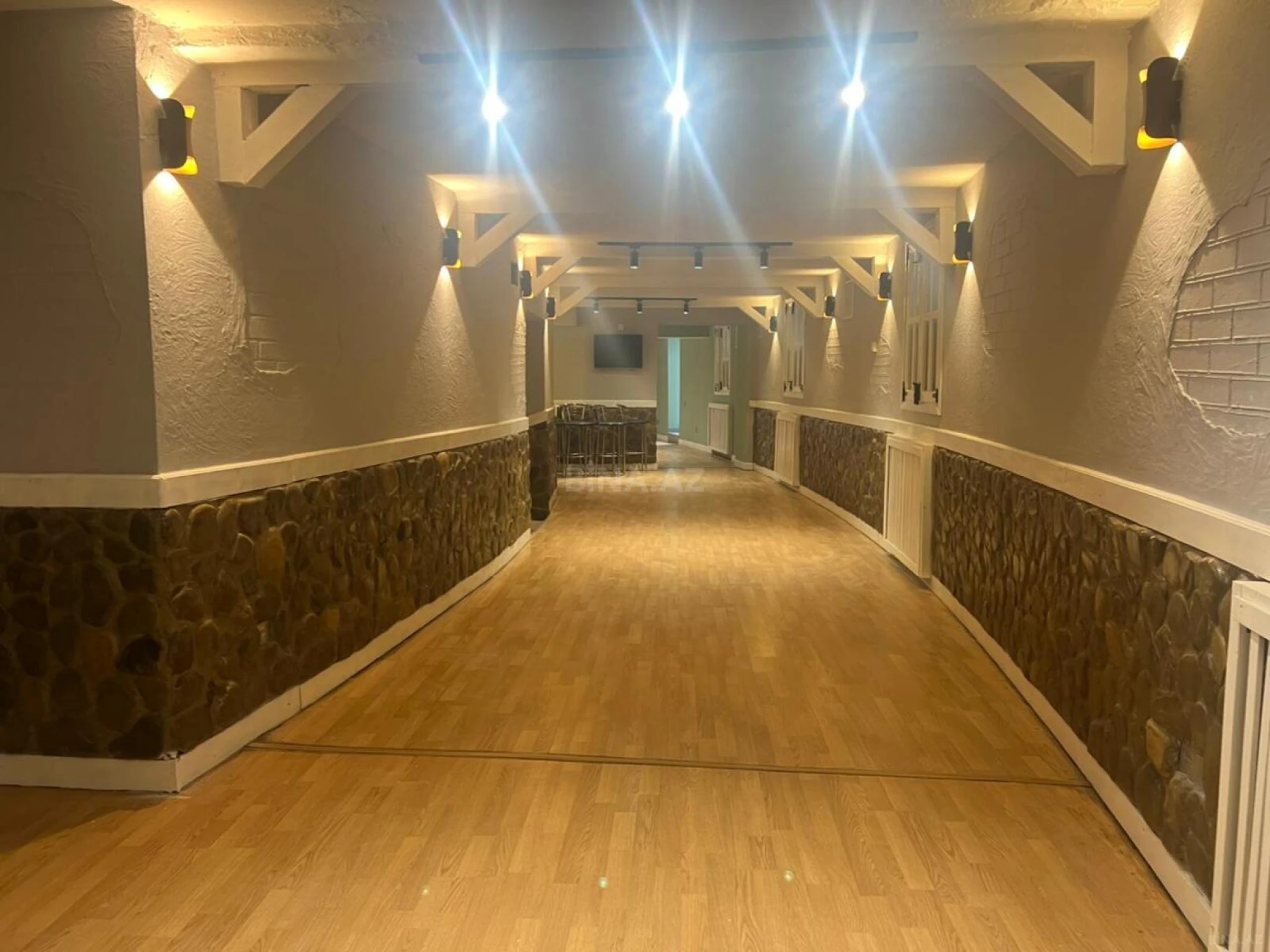 Kirayə verilir obyekt 200 m²