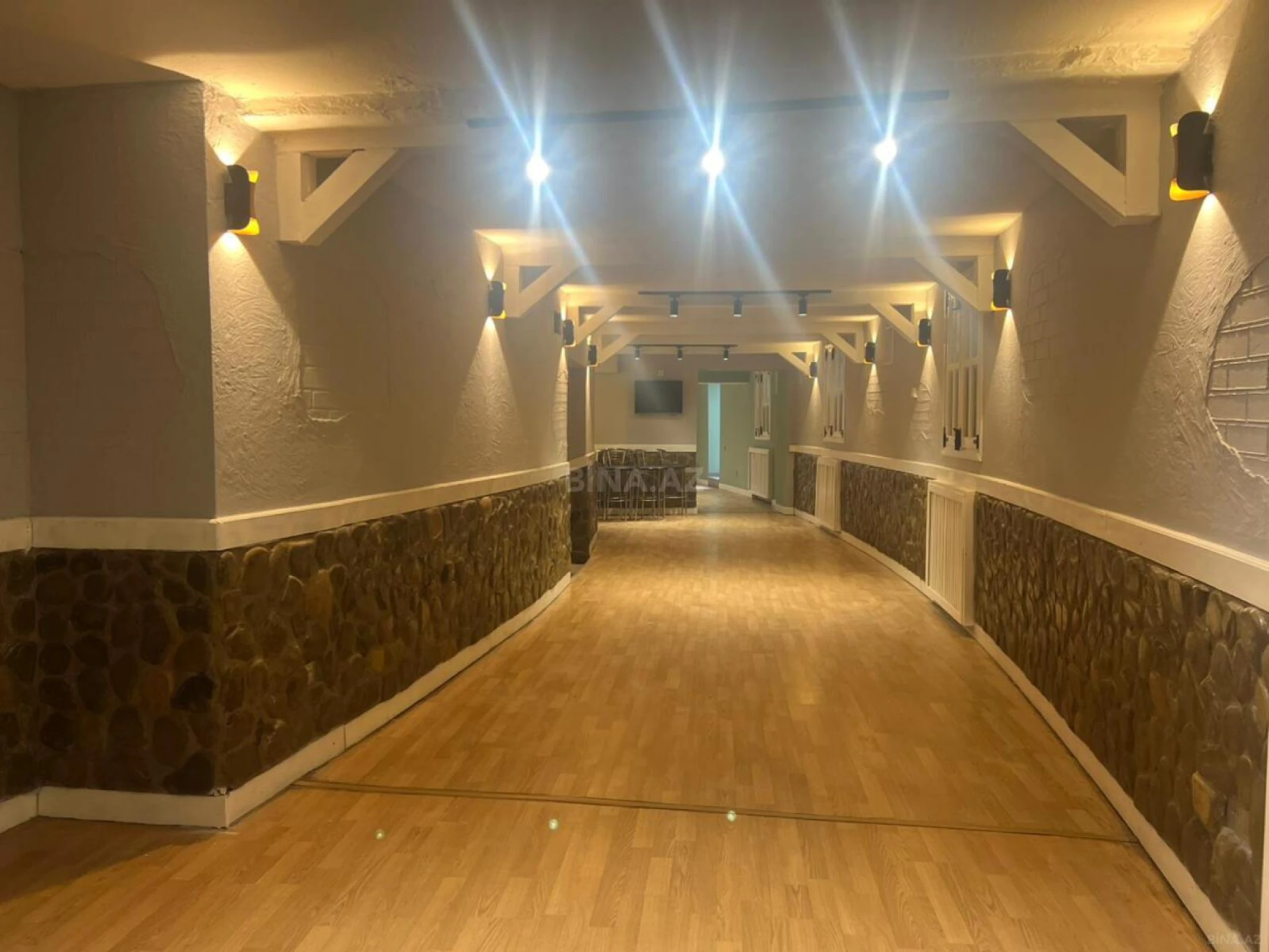 Kirayə verilir obyekt 200 m²