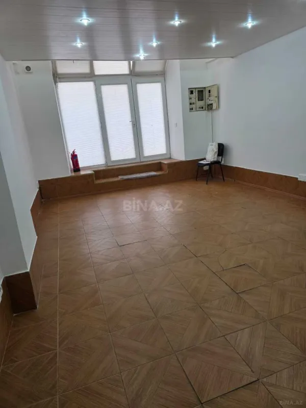 Kirayə verilir 2 otaqlı ofis 65 m²