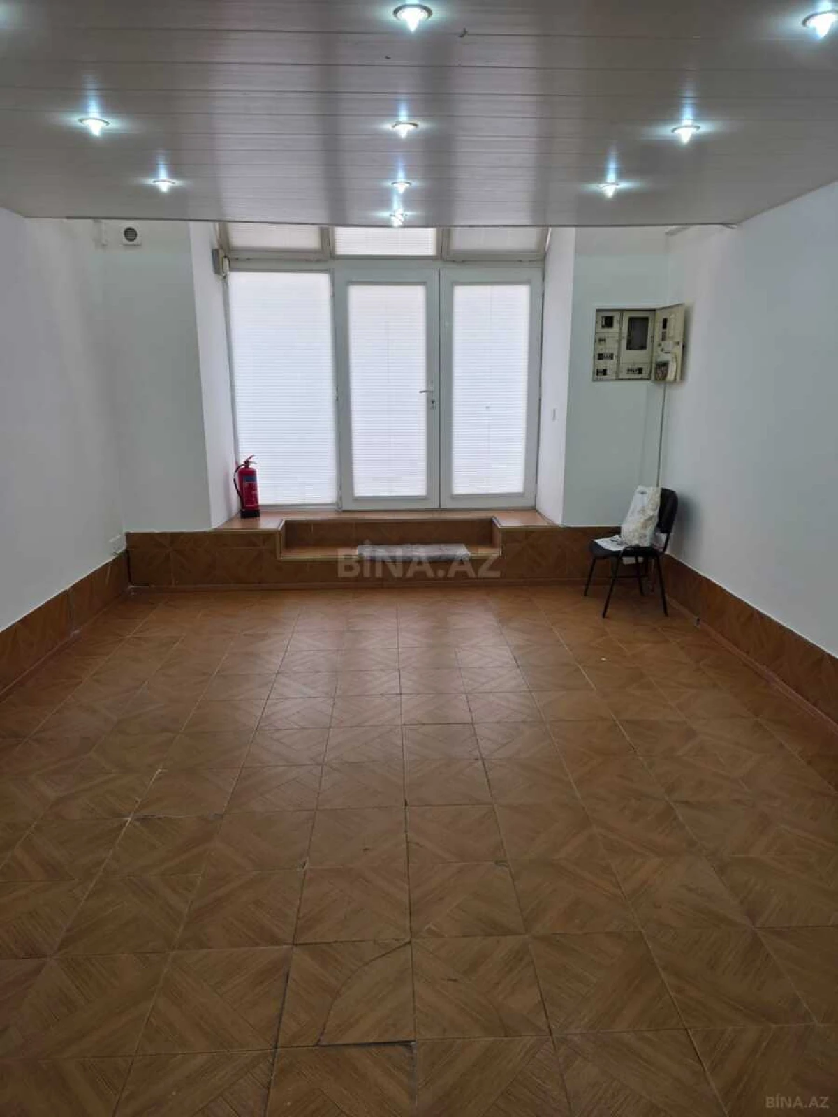 Kirayə verilir 2 otaqlı ofis 65 m²