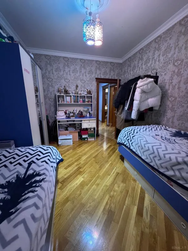 Satılır 4 otaqlı mənzil 100 m²