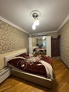 Satılır 4 otaqlı mənzil 100 m²