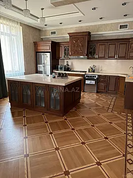 Kirayə verilir 8 otaqlı həyət evi 500 m²