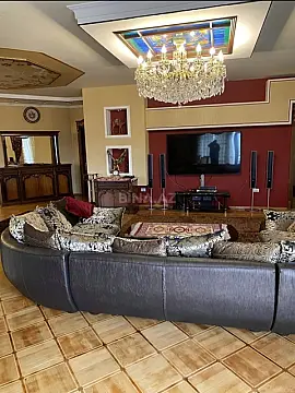 Satılır 4 otaqlı mənzil 245 m²