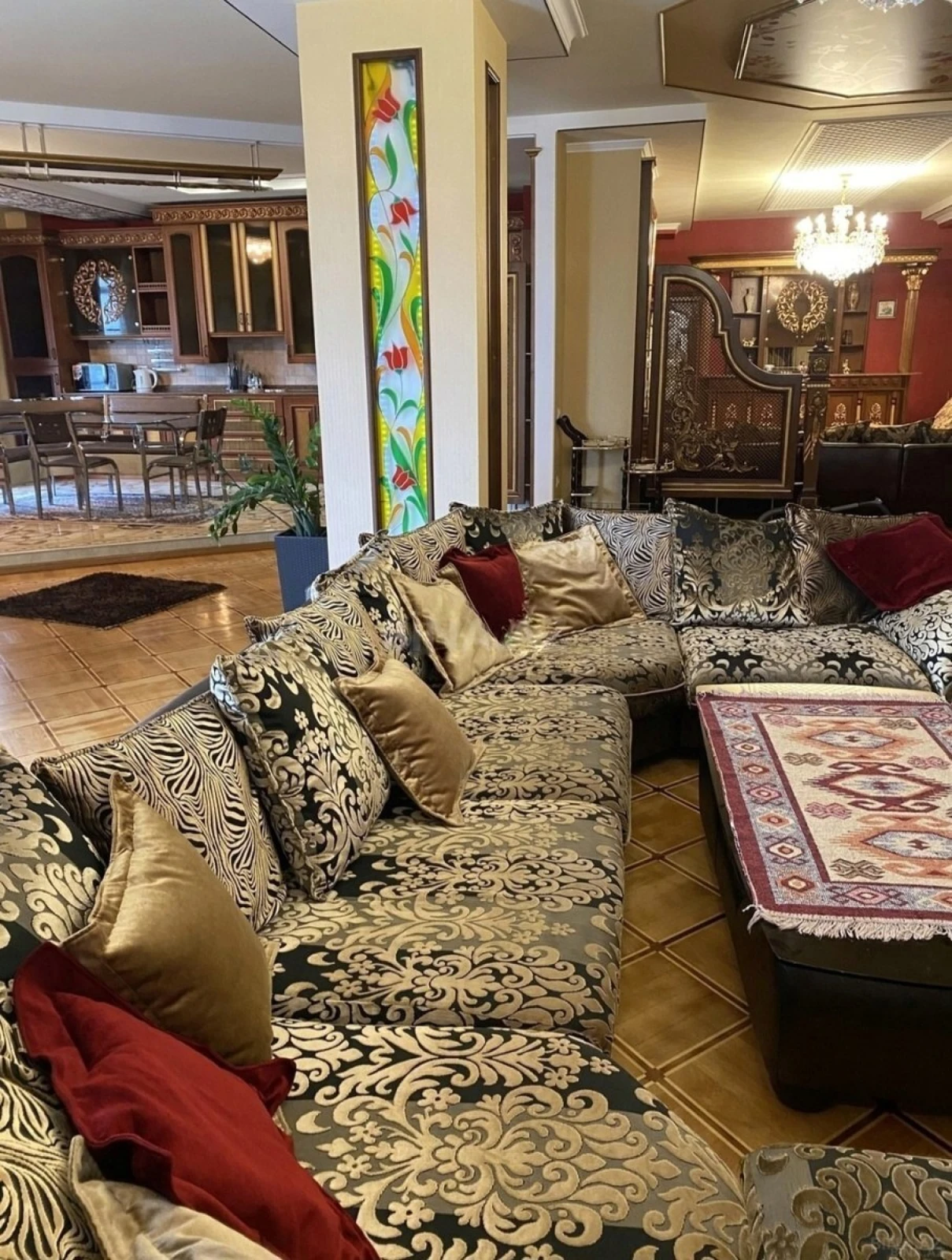 Satılır 4 otaqlı mənzil 245 m²