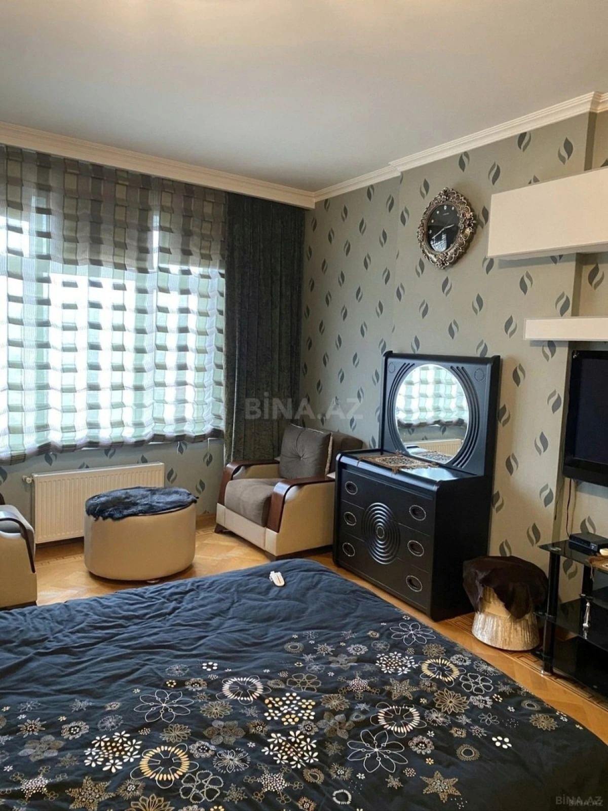 Satılır 4 otaqlı mənzil 245 m²