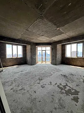 Satılır 4 otaqlı mənzil 198 m²