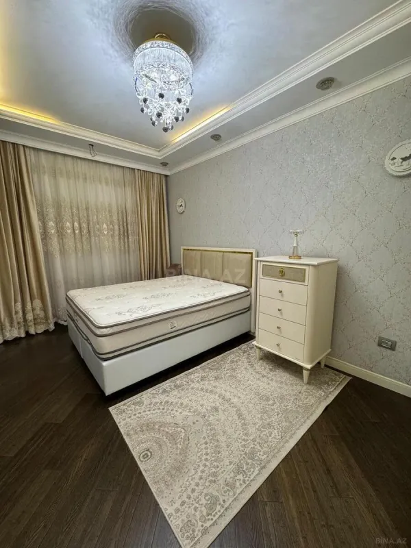 Kirayə verilir 3 otaqlı mənzil 150 m²