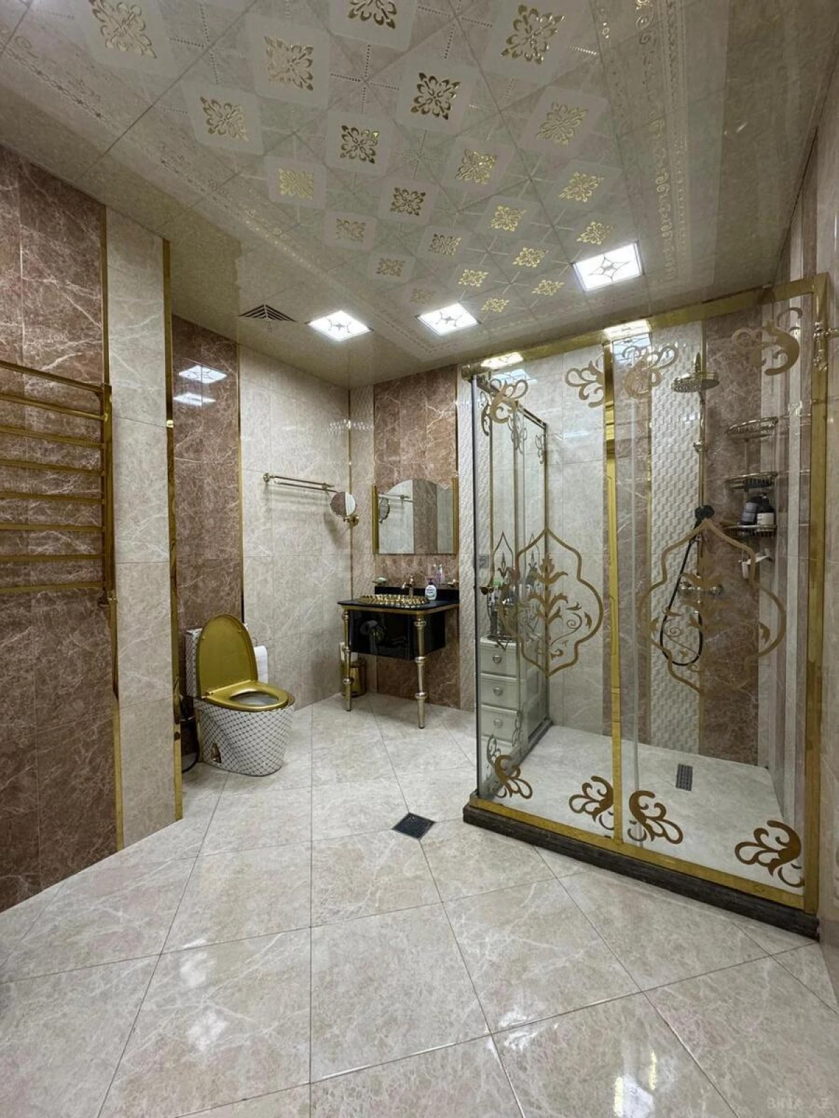 Kirayə verilir 3 otaqlı mənzil 150 m²