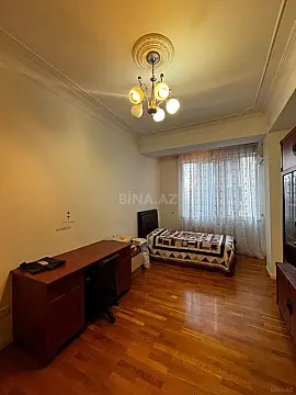 Satılır 4 otaqlı mənzil 170 m²