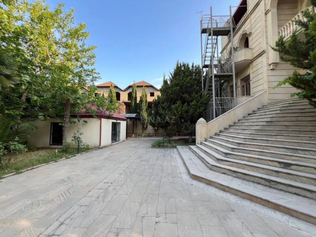 Kirayə verilir 17 otaqlı ofis 900 m²