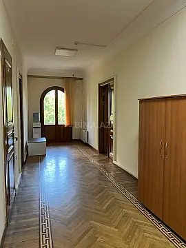 Kirayə verilir 17 otaqlı ofis 900 m²