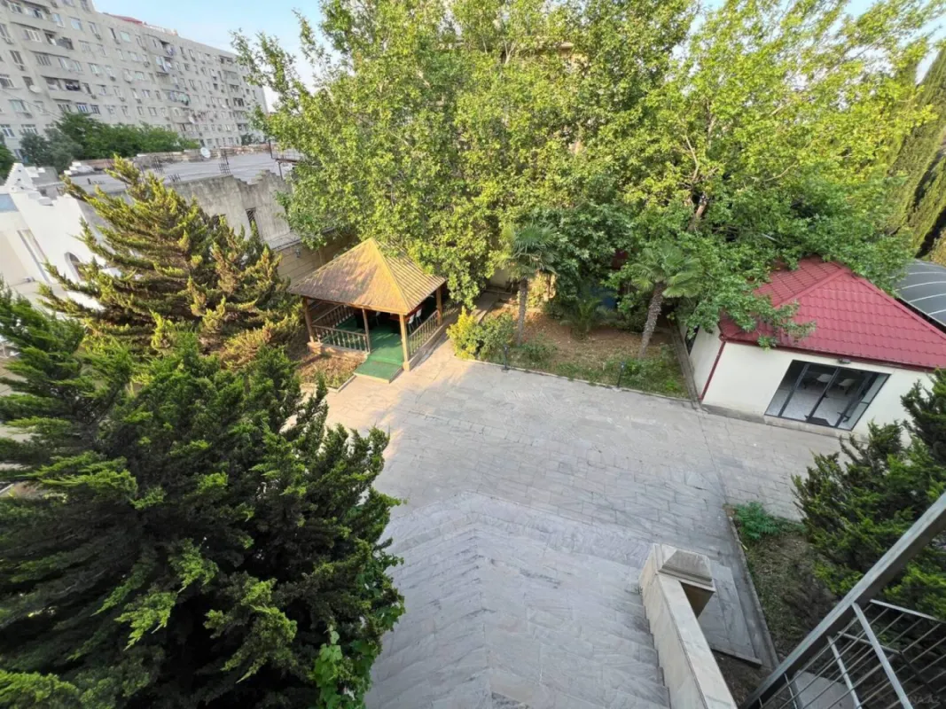 Kirayə verilir 17 otaqlı ofis 900 m²