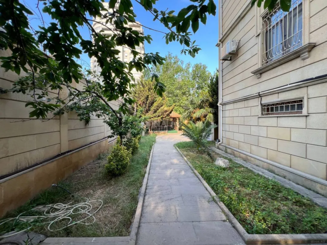 Kirayə verilir 17 otaqlı ofis 900 m²