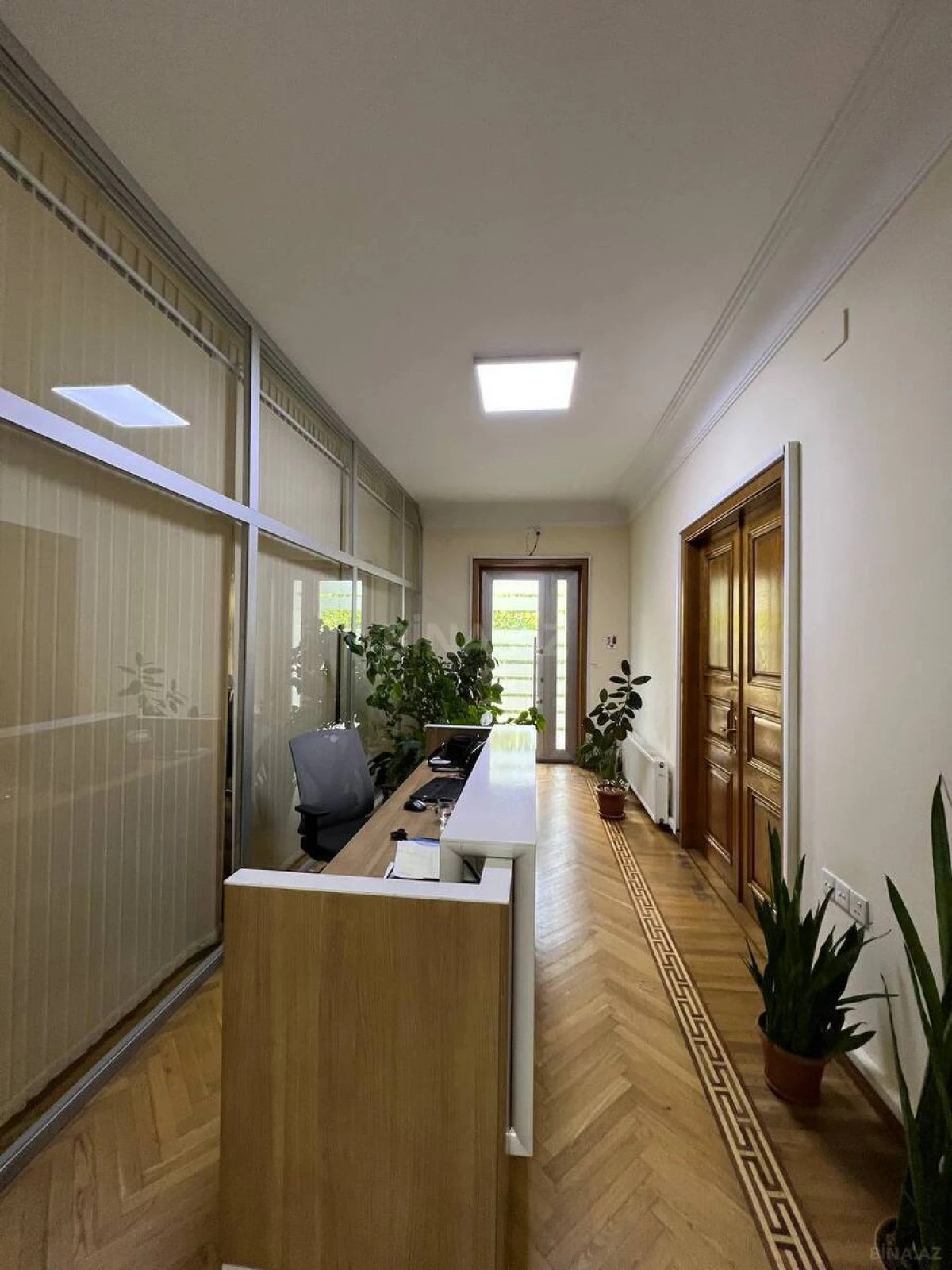 Kirayə verilir 17 otaqlı ofis 900 m²