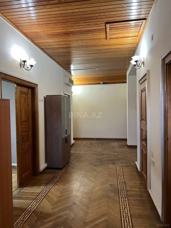 Kirayə verilir 17 otaqlı ofis 900 m²