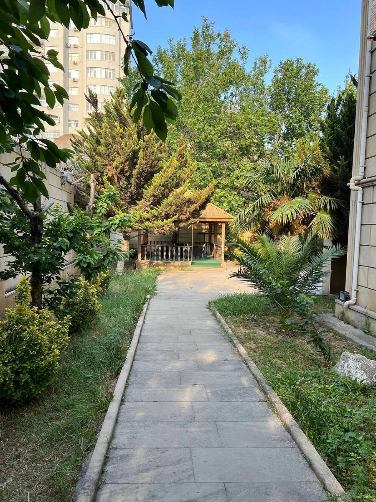 Kirayə verilir 17 otaqlı ofis 900 m²