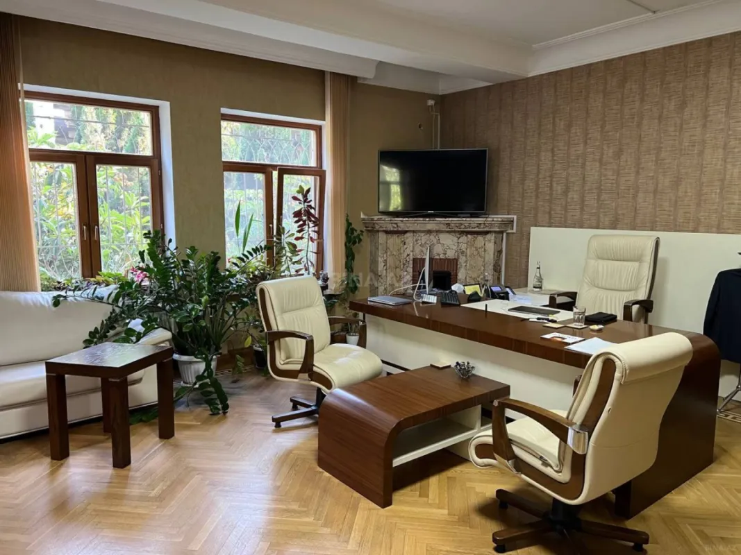 Kirayə verilir 17 otaqlı ofis 900 m²